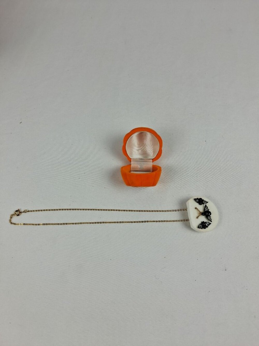 Girls Halloween-Themed Bat Necklace & Earrings Set w/ Pumpkin-Shaped Velvet Box - Picture 5 of 6